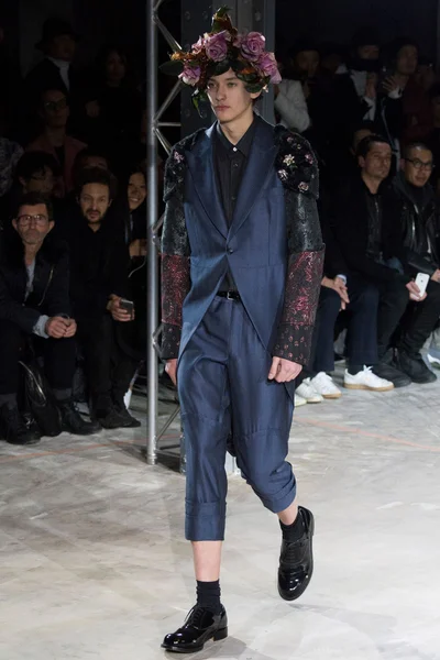 Look 17
